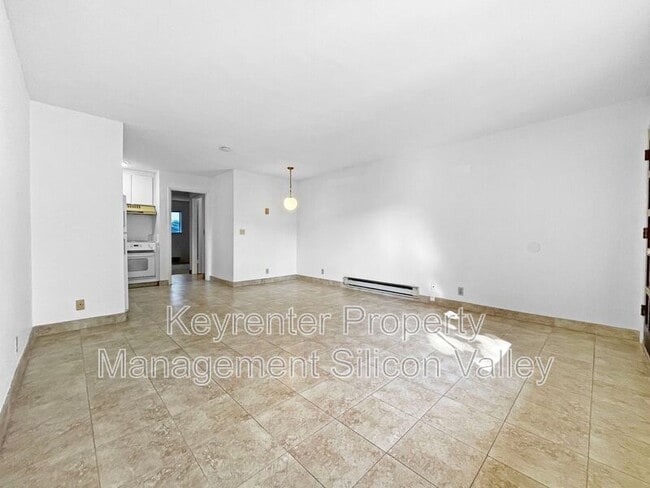 Foto del edificio - 889 Canfield Ct