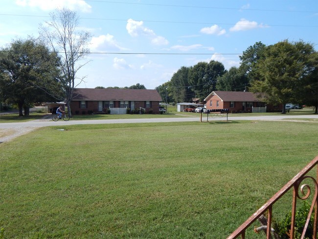 Building Photo - 14064 Deb Dr