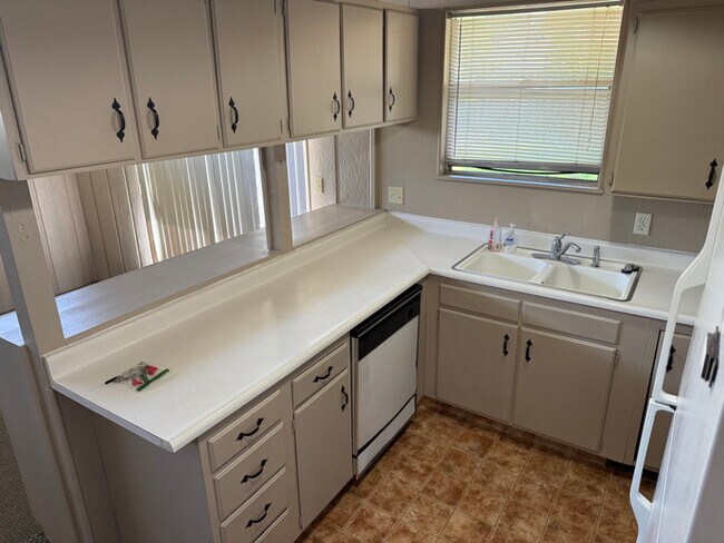 Foto del edificio - 2126 N 1060 W St