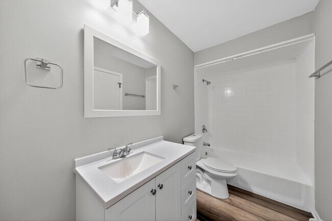 Foto del edificio - 6113 Spring Ln