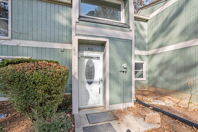 Building Photo - 602 Dylan Ct