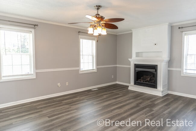 Building Photo - 220 Sequoyah Cir