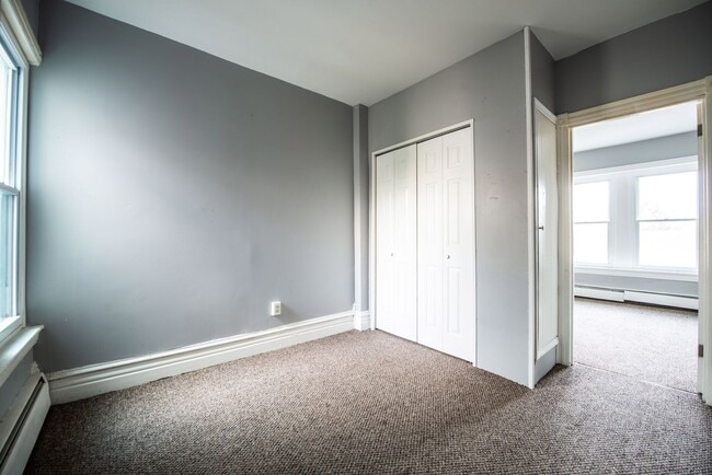 Foto del edificio - 1049 W Allen St