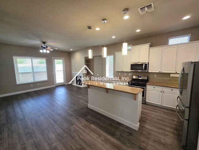 Building Photo - Beautiful Rancho Cordova 3bd/2ba Home with...