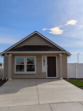 Building Photo - 3731 S Quay St