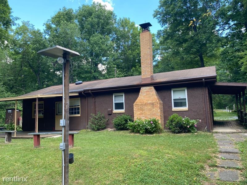 Primary Photo - 2 br, 1 bath House - 206 creek side lane