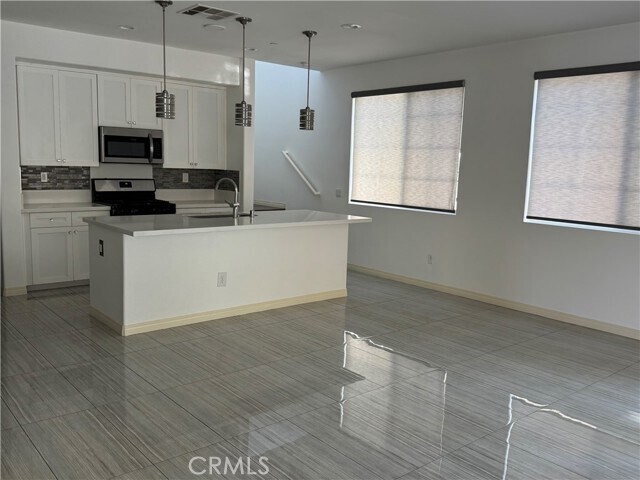 Foto del edificio - 1537 Cantabria Pl