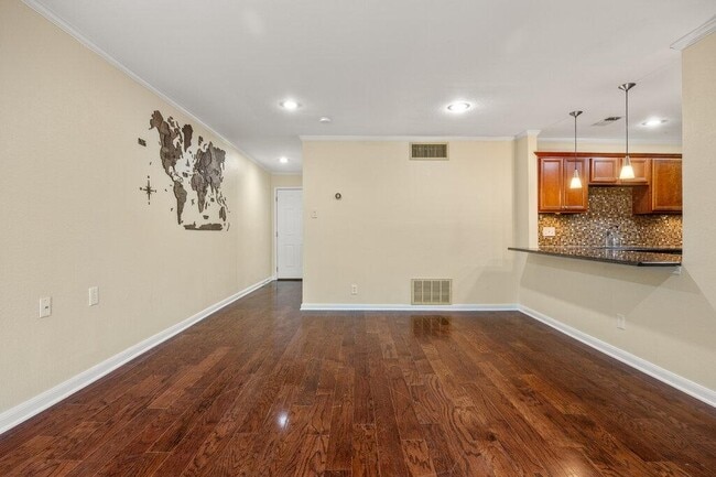 Building Photo - 100 Lorenz Rd