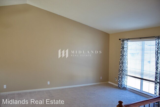 Building Photo - 3 br, 2 bath House - 6104 S 191st Street