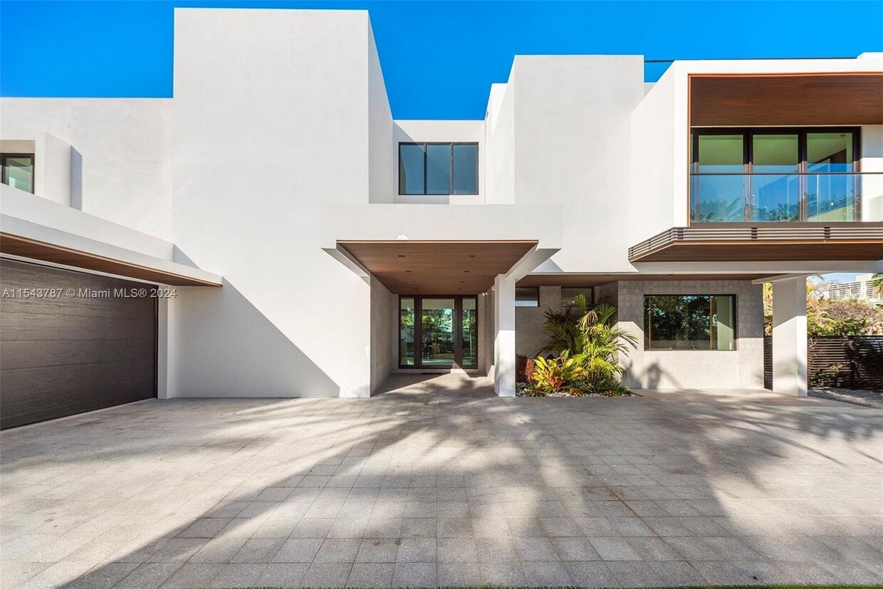 128 Ocean Blvd, Golden Beach, FL 33160 House Rental in Golden Beach