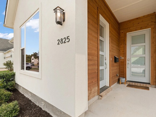 Building Photo - 2825 Townsend Dr