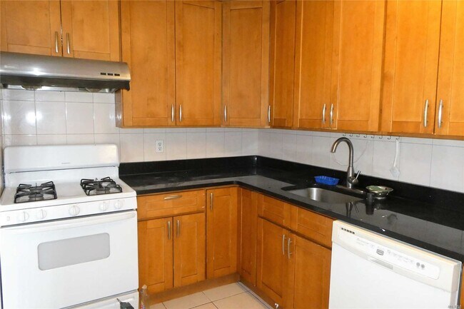 Foto del edificio - 144-28 Barclay Ave