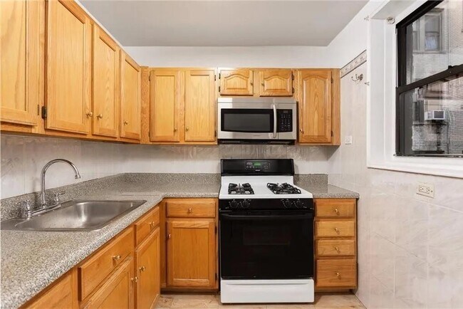 Foto del edificio - 488 Ocean Pkwy