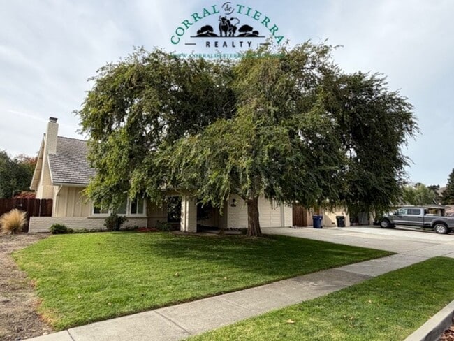 Building Photo - Peaceful 4BR/3BA Family Home in Desirable Washington Union Elementary School District