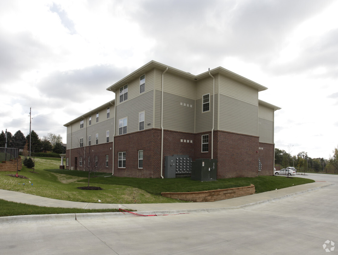 Foto del edificio - Millard Senior Residences