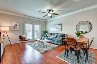 Building Photo - 2400 McCue Rd