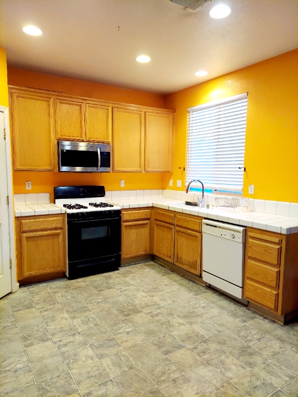 Building Photo - 1625 Dreamy Way