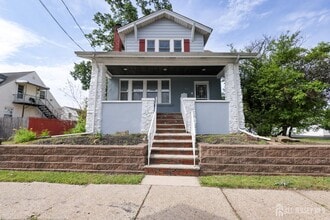 Building Photo - 657 Amboy Ave
