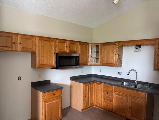 Foto del edificio - 2 Bedroom 2 Bath Townhome in Rogers!