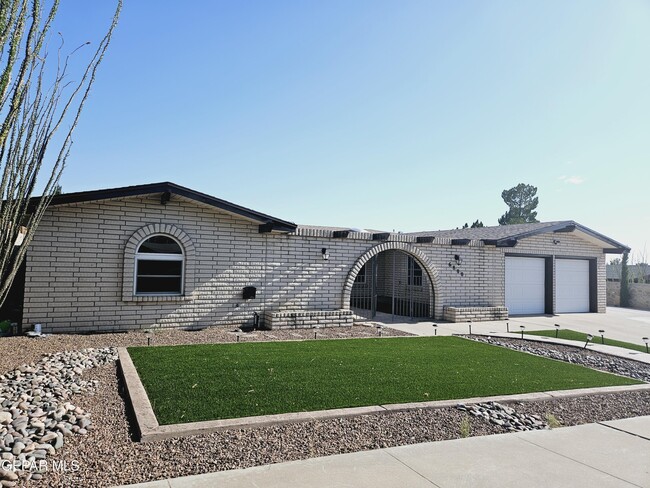 Building Photo - 6800 Granero Dr