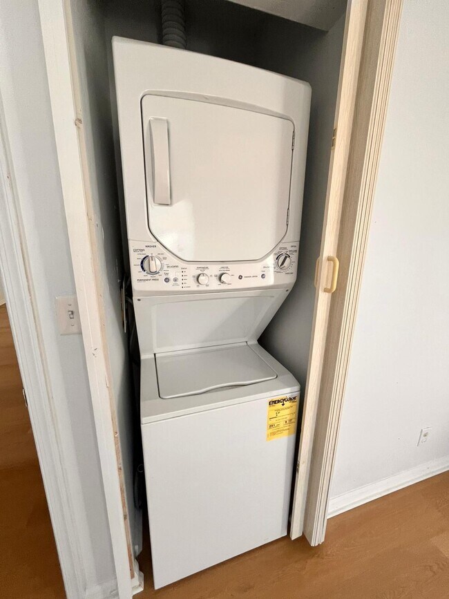 Foto del edificio - 116 N F St