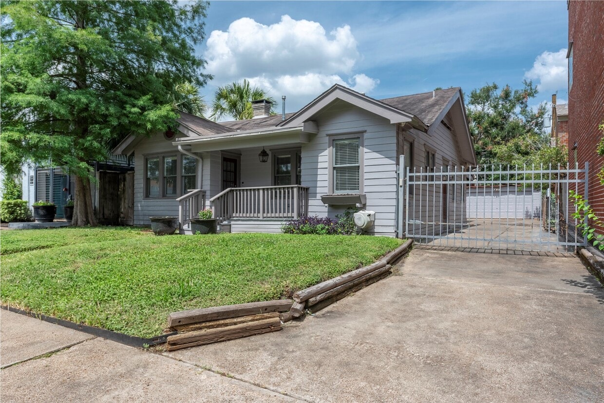 Primary Photo - 2027 Huldy St