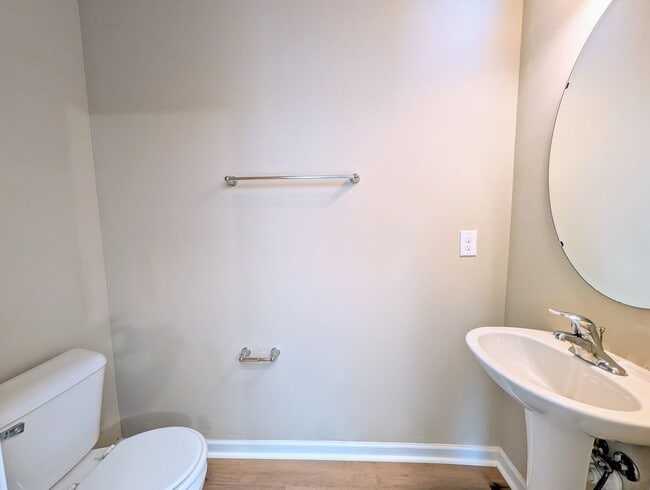 Foto del edificio - 4461 Middletown Dr