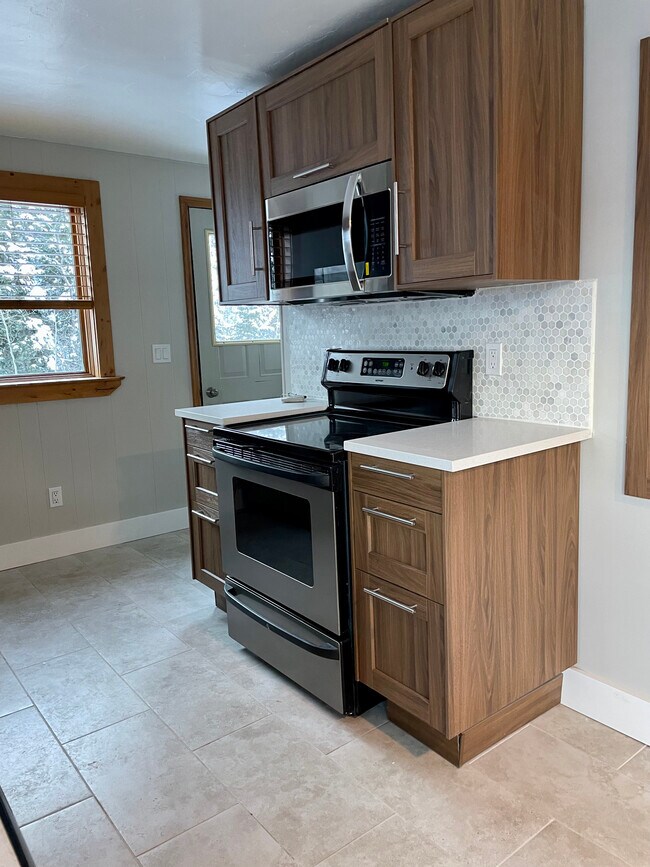 Foto del edificio - 415 Aspen Dr