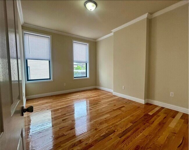 Foto del edificio - 2402 Palisade Ave