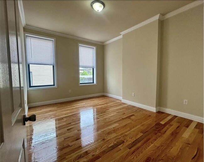 Building Photo - 2402 Palisade Ave
