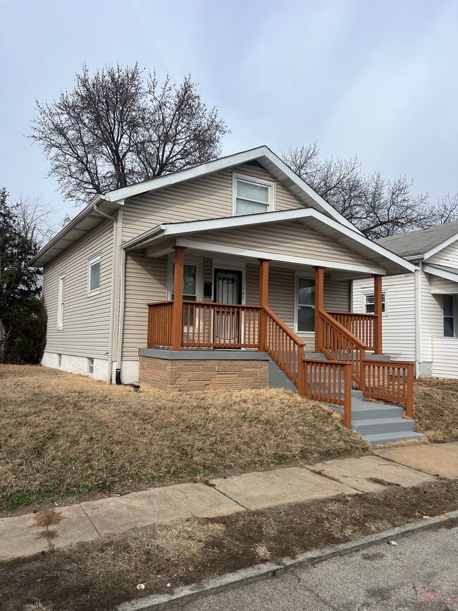 Foto del edificio - 747 Ponce Ave