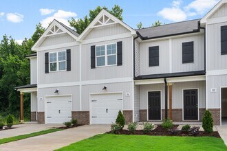 Building Photo - 213 Cowlily Ct