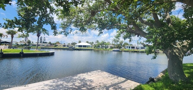 Foto del edificio - 485 N Shore Dr