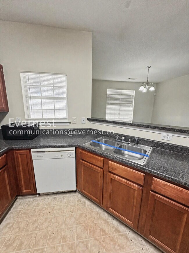 Foto del edificio - PROMO: Enjoy your 2nd month rent-free rent when you sign the lease today! 3 Bed, 2.5 Bath Home wi...