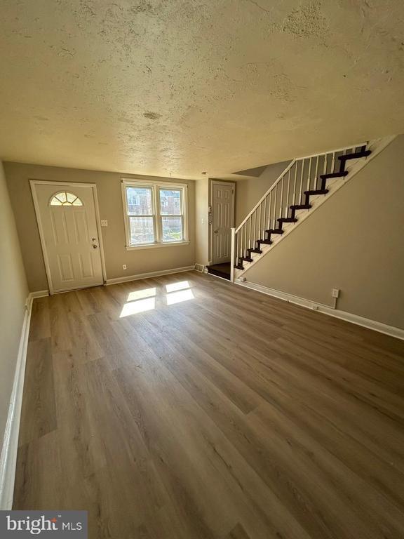 Foto del edificio - 330 W 21st St