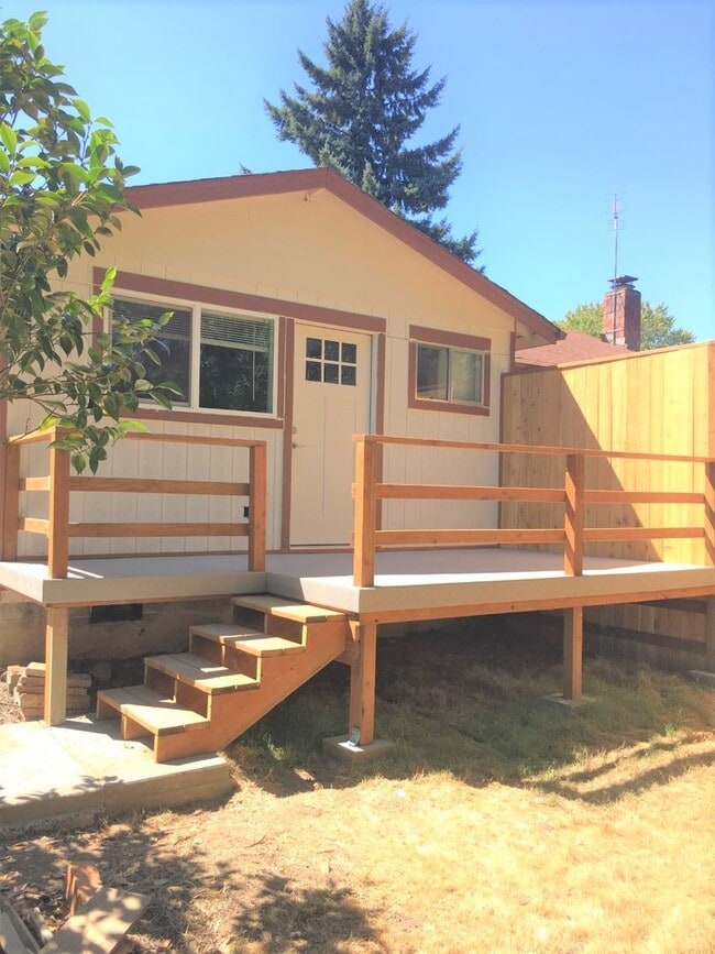 Building Photo - 6160 SW 196th Ave