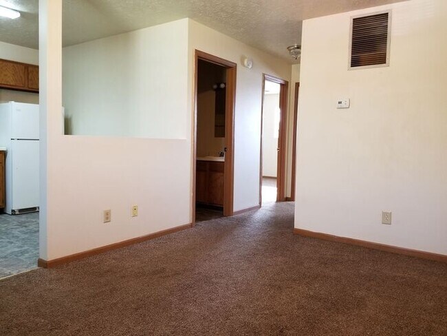 Foto del edificio - 2 Bedroom Upper Apartment