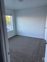 Building Photo - 909 E Skiff Wy