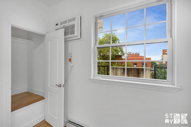 Building Photo - 330 Clifton Pl