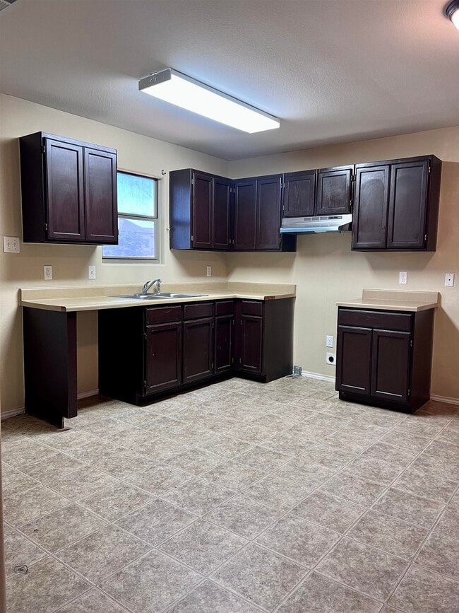 Building Photo - 14119 Fawn Dr
