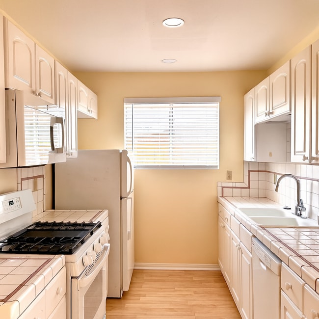 Building Photo - 3648-3650 E. Wilton Street Long Beach