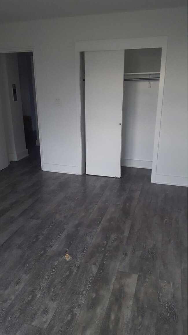 Foto del edificio - 4140 Denman St