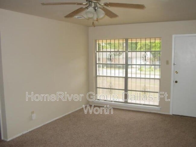 Building Photo - 5720 Bluffman Dr