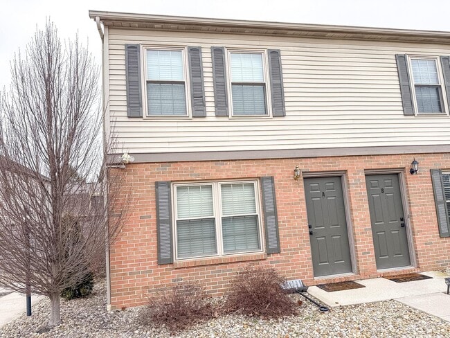 Foto del edificio - 631 Pebble Pl Dr