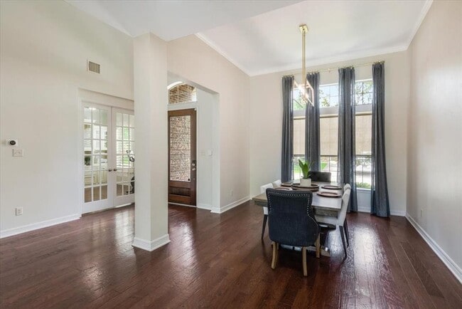 Building Photo - 18901 N Bee Cave Springs Cir