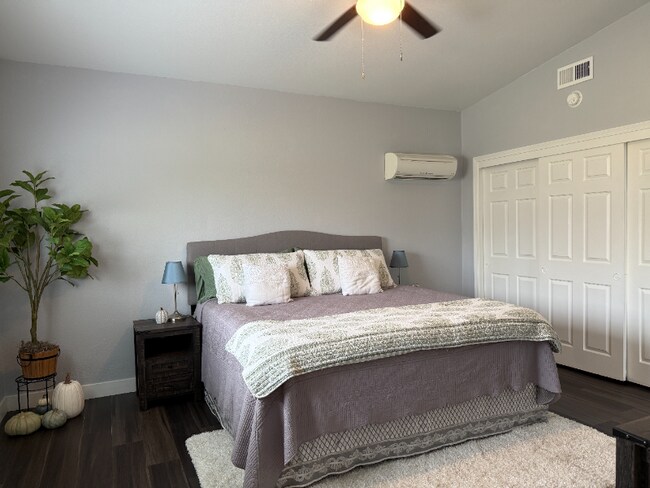 Building Photo - 8907 Amerigo Ave