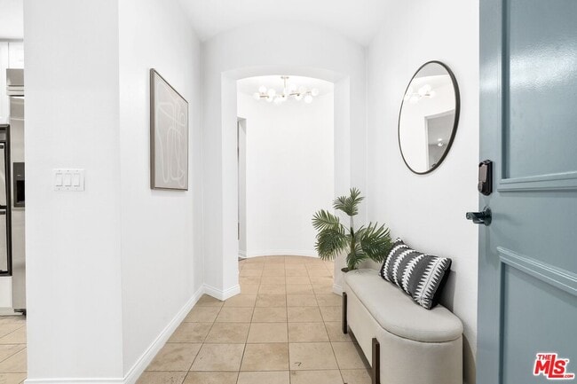 Building Photo - 5625 Crescent Park W