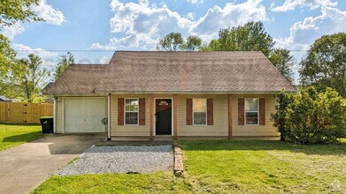 Building Photo - 1042 Waterford Cir