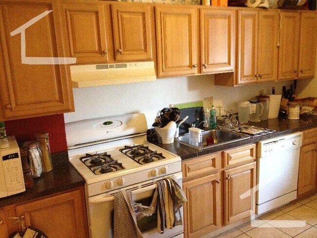 Foto del edificio - Great Price and Location! Brighton 4-Bed