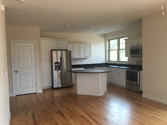 Building Photo - 2500 Muscatine Ave